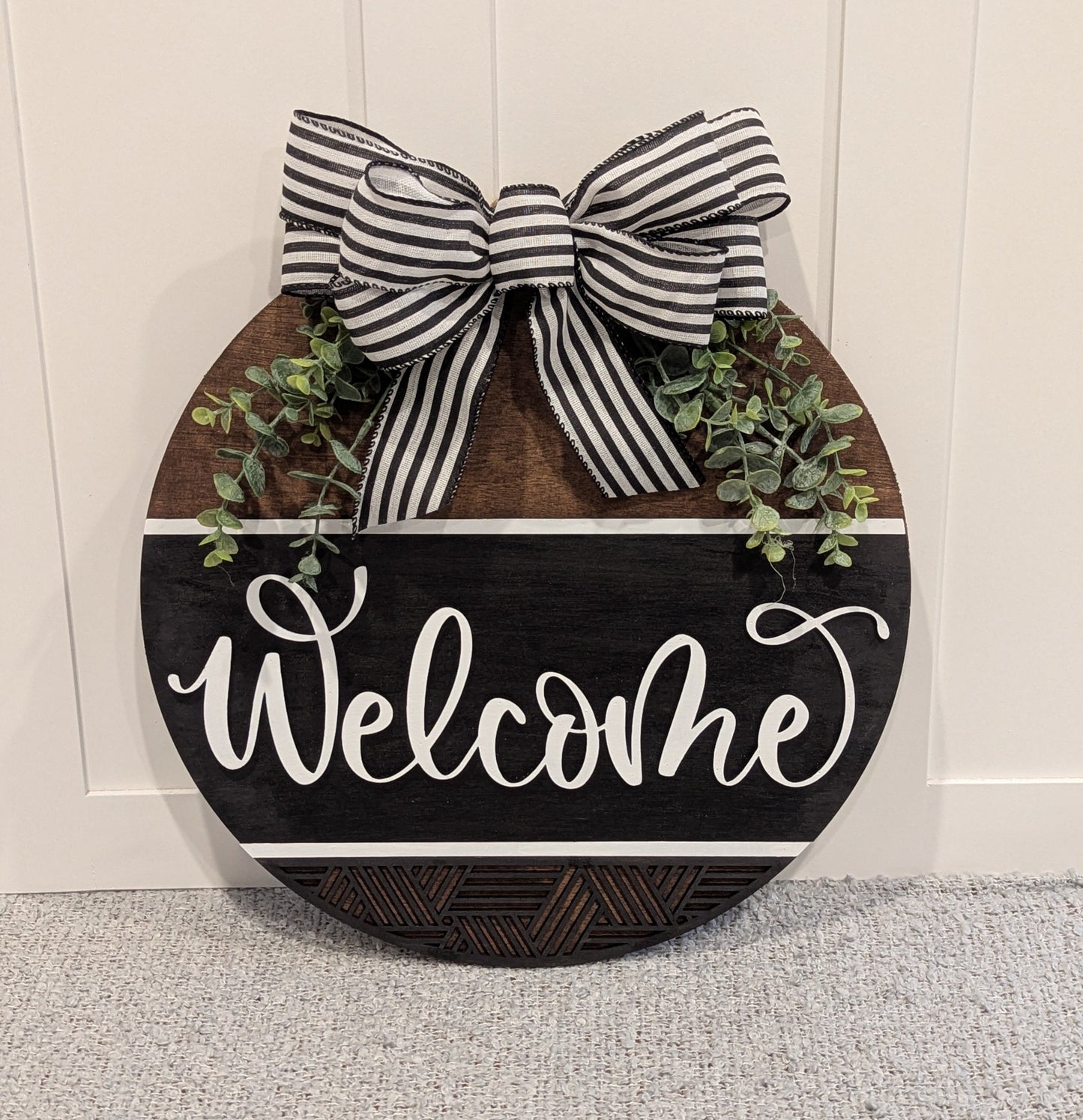 Modern Classic Welcome Door Hanger