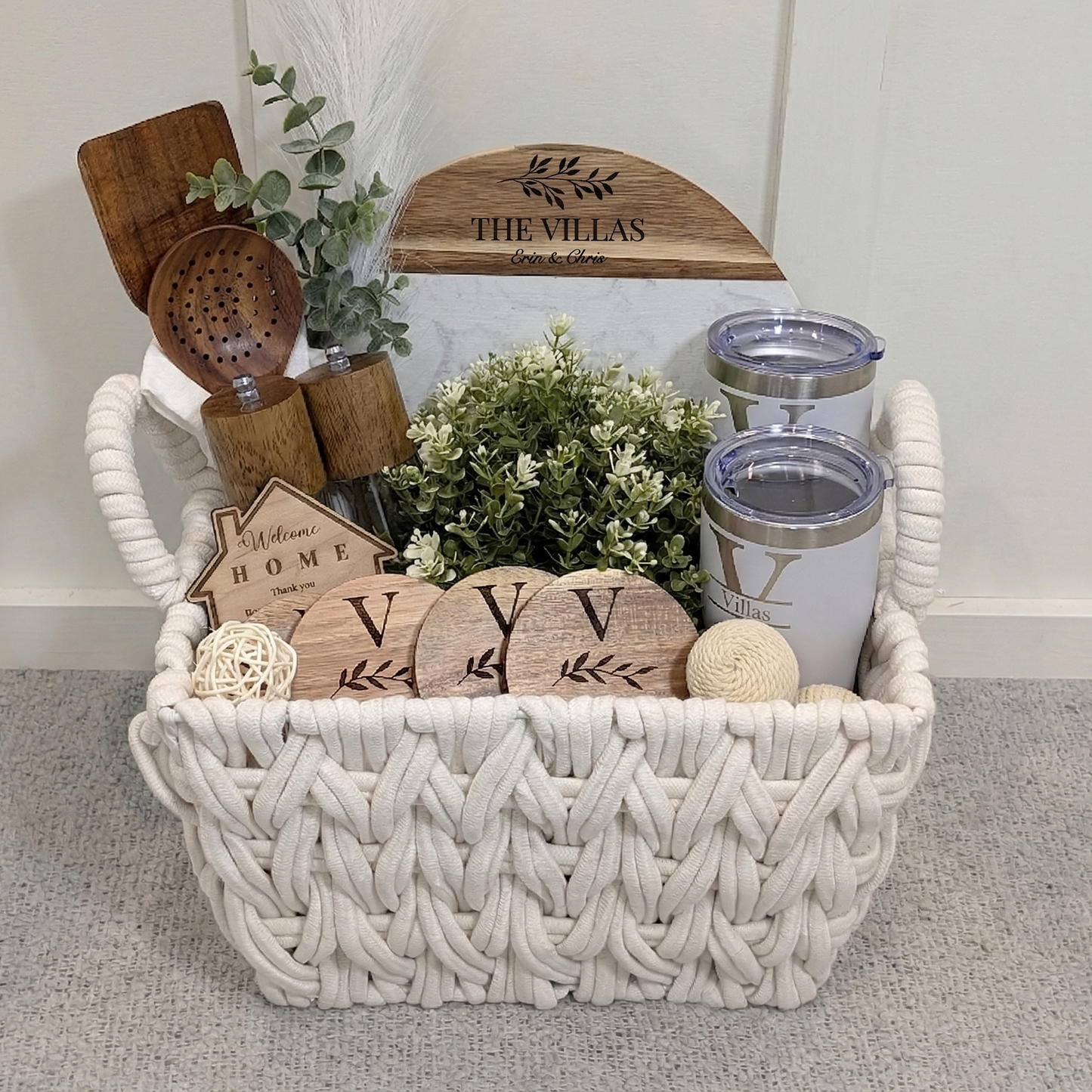The Simply Elegant Closing Gift Basket