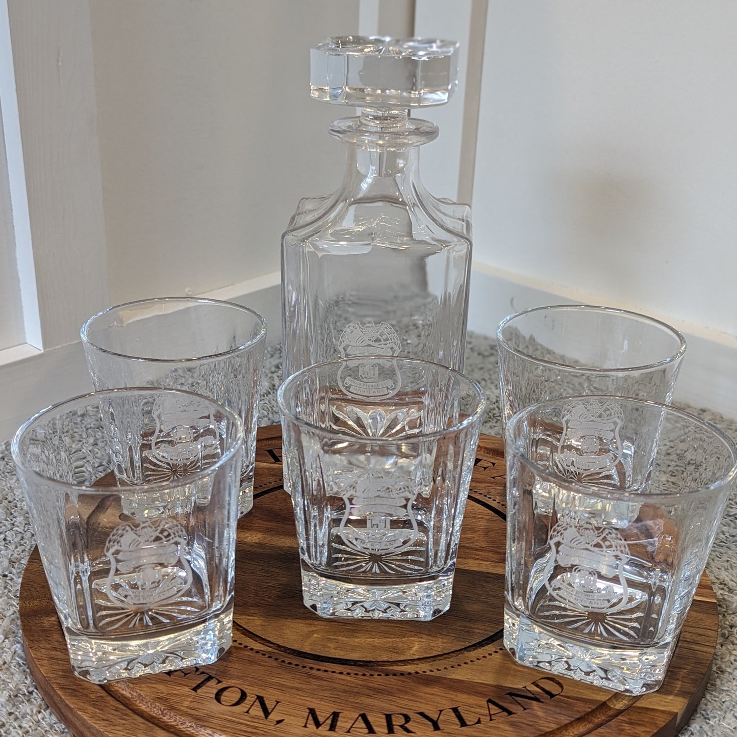Decanter Set with 2 glasses image 0